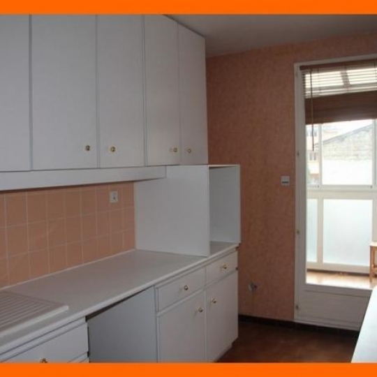  Annonces NIMES : Appartement | MONTLUEL (01120) | 106 m2 | 819 € 