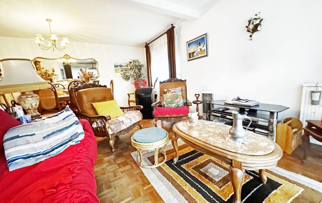 Annonces NIMES : Appartement | NIMES (30000) | 94 m2 | 98 000 € 