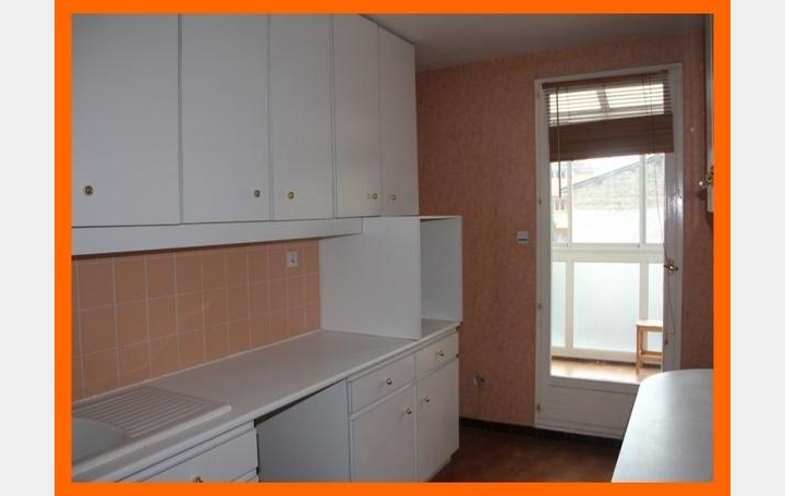 Annonces NIMES : Appartement | MONTLUEL (01120) | 106 m2 | 819 € 