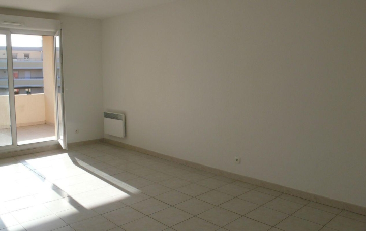 Annonces NIMES : Appartement | NIMES (30900) | 65 m2 | 810 € 
