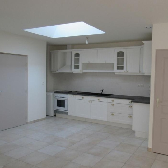  Annonces NIMES : Appartement | NIMES (30000) | 42 m2 | 550 € 