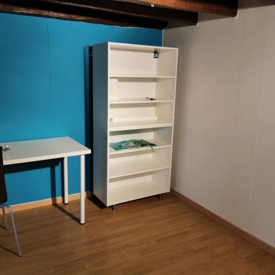  Annonces NIMES : Appartement | NIMES (30000) | 60 m2 | 600 € 