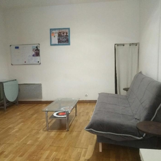  Annonces NIMES : Appartement | NIMES (30000) | 30 m2 | 390 € 