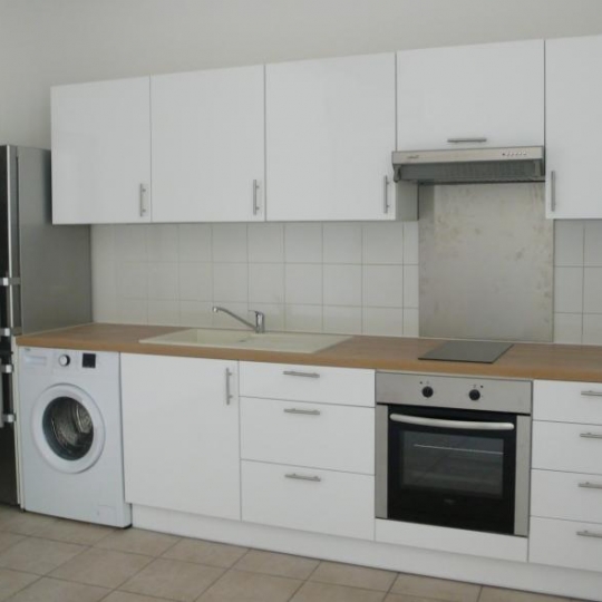  Annonces NIMES : Appartement | DIONS (30190) | 36 m2 | 420 € 