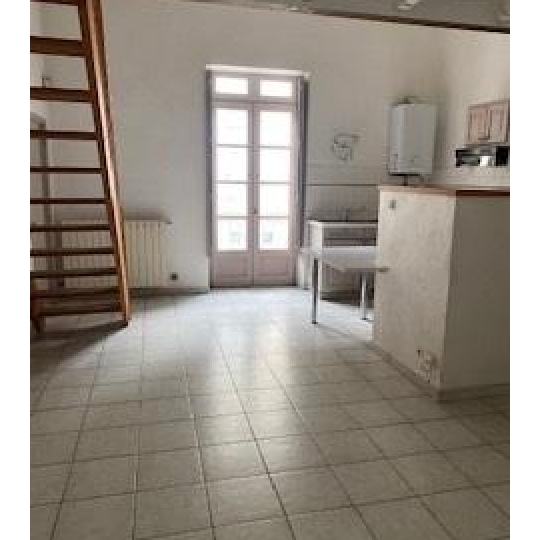  Annonces NIMES : Appartement | NIMES (30900) | 70 m2 | 720 € 
