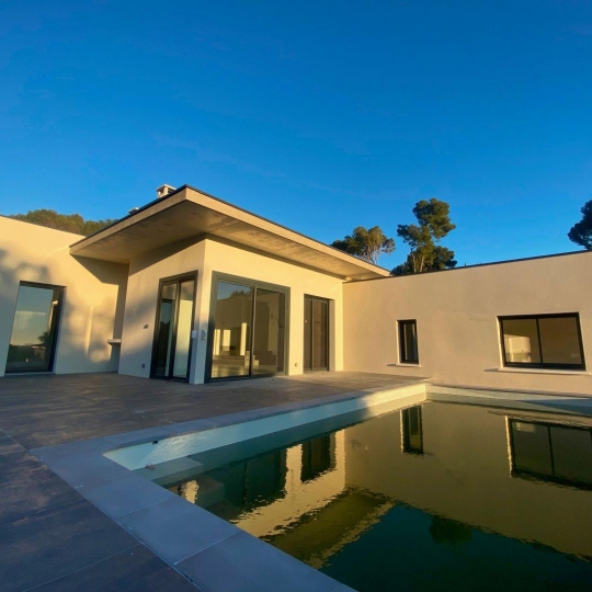 IMMOBILIER ET FINANCE : Maison / Villa | NIMES (30900) | 140.00m2 | 2 000 € 