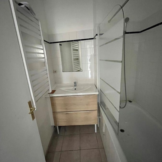  Annonces NIMES : Appartement | NIMES (30900) | 45 m2 | 535 € 