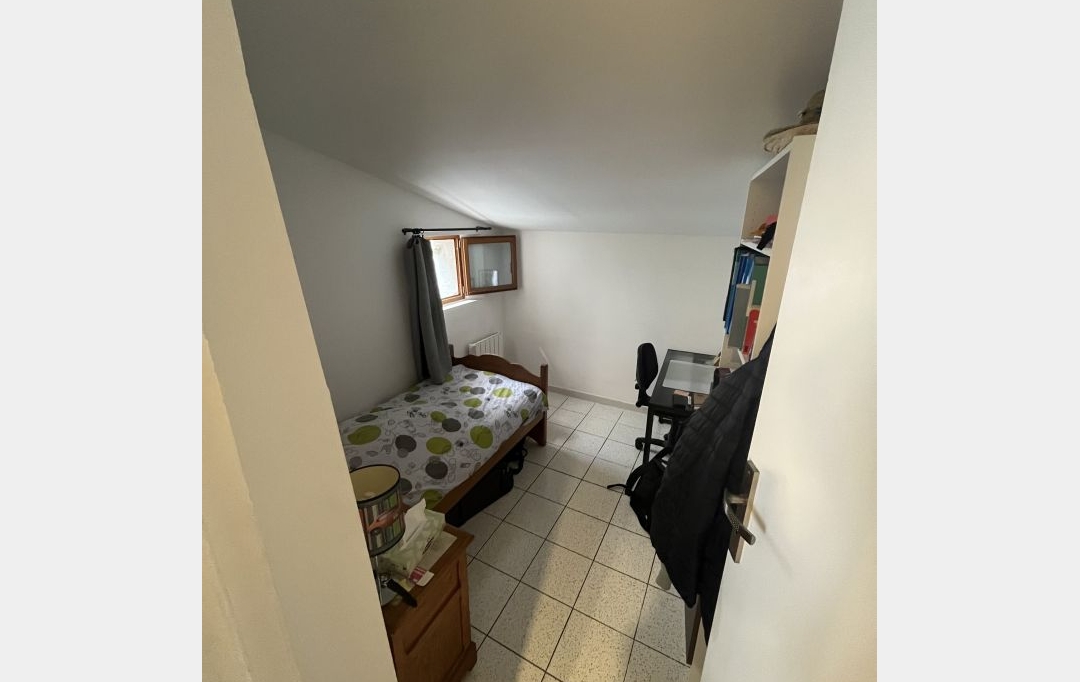 Annonces NIMES : Appartement | NIMES (30900) | 47 m2 | 558 € 